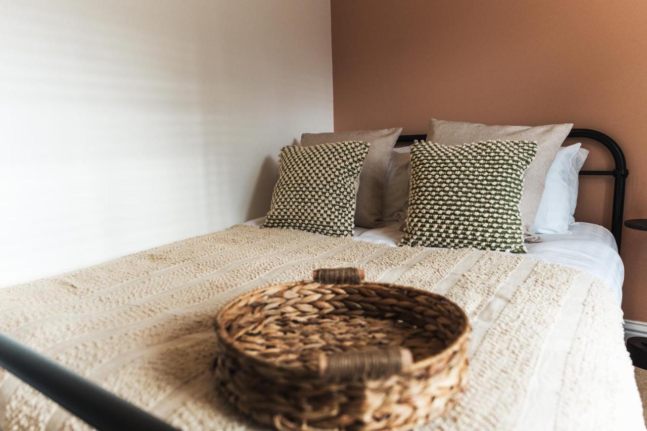 Wych Cottage, Striking 2 Bed, Parking, Ground Floor Flat - Step Free 서머턴 외부 사진