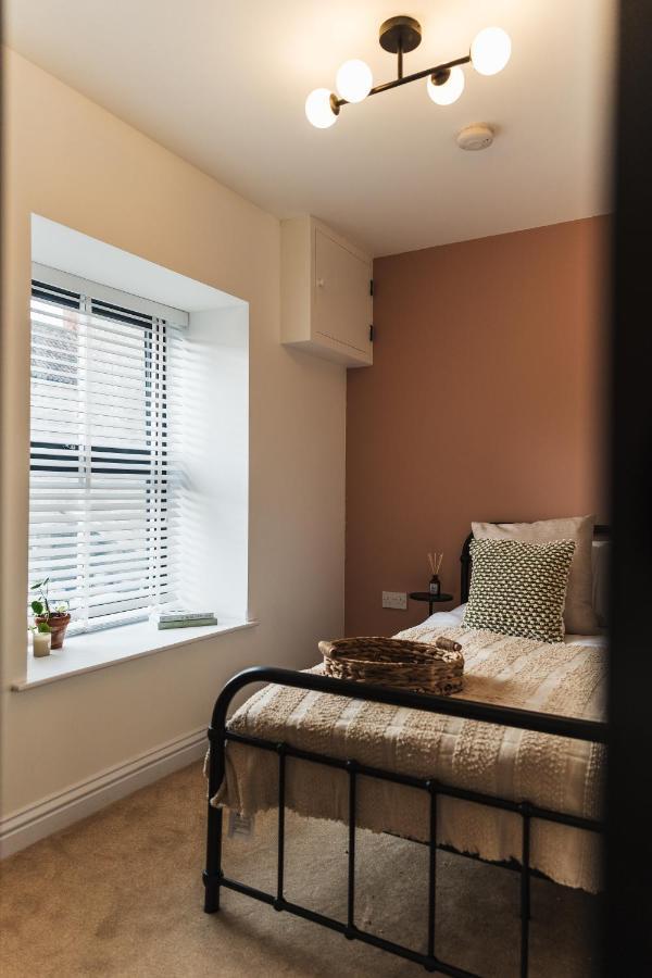 Wych Cottage, Striking 2 Bed, Parking, Ground Floor Flat - Step Free 서머턴 외부 사진